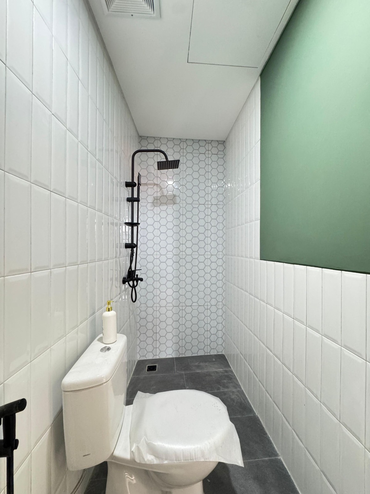 Shower kamar mandi